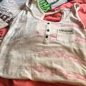 Faded flag pocket tank with buttons